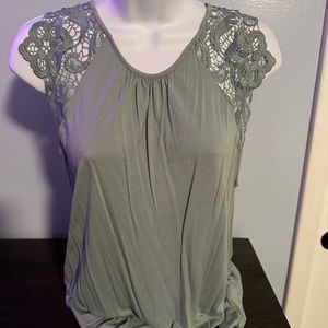 Dressy shirt with cutout shoulders